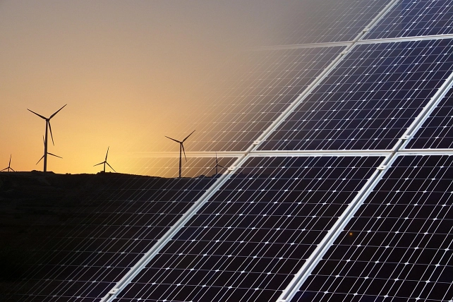 Windkraft- und PV-Anlage